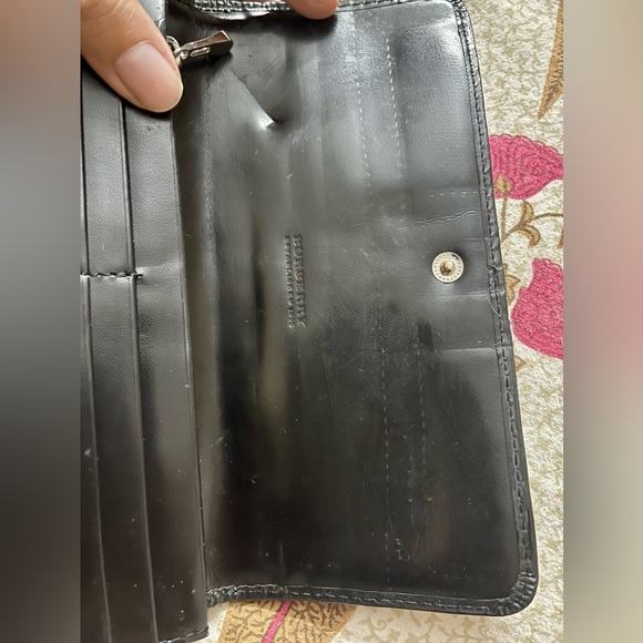 Burberry patent leather wallet - Picture 9 of 9